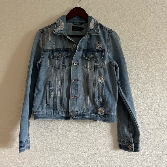 Women's Denim Distressed Jean Jacket Size Medium - Picture 2 of 10